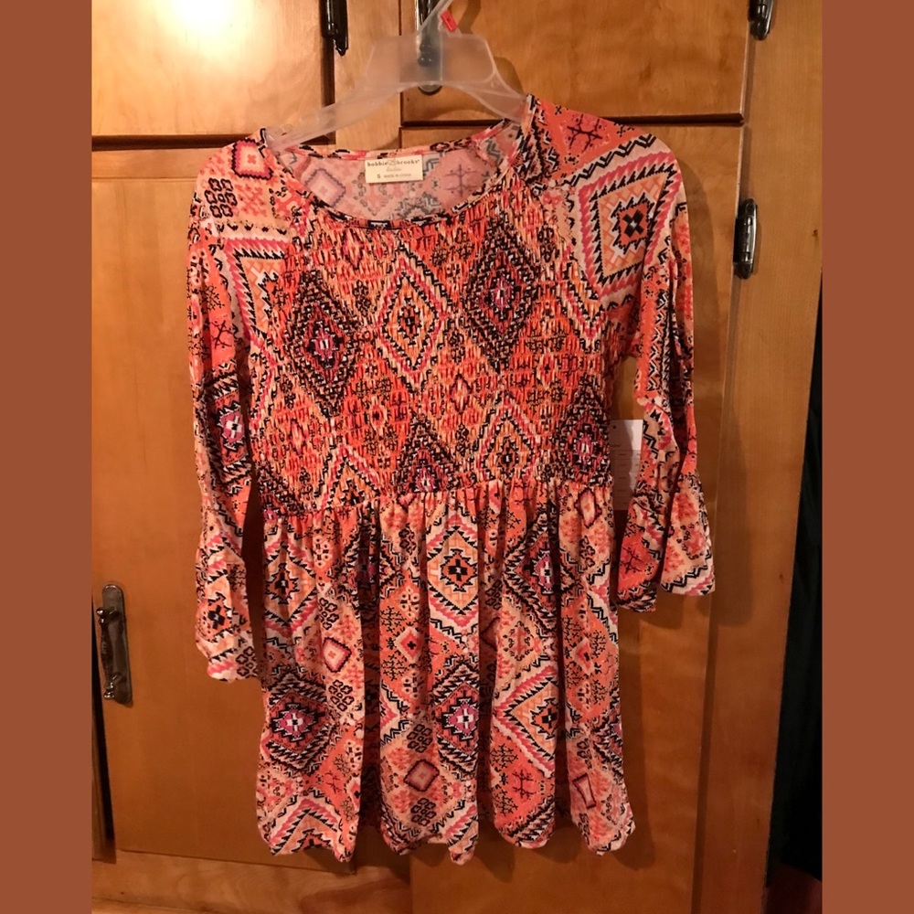 Bobbie brooks ruffle bottom/sleeve top NWT